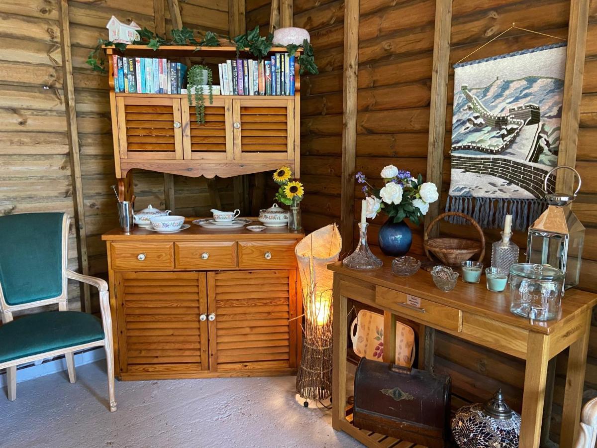 The Piggery Pod Hotel Sittingbourne Bagian luar foto