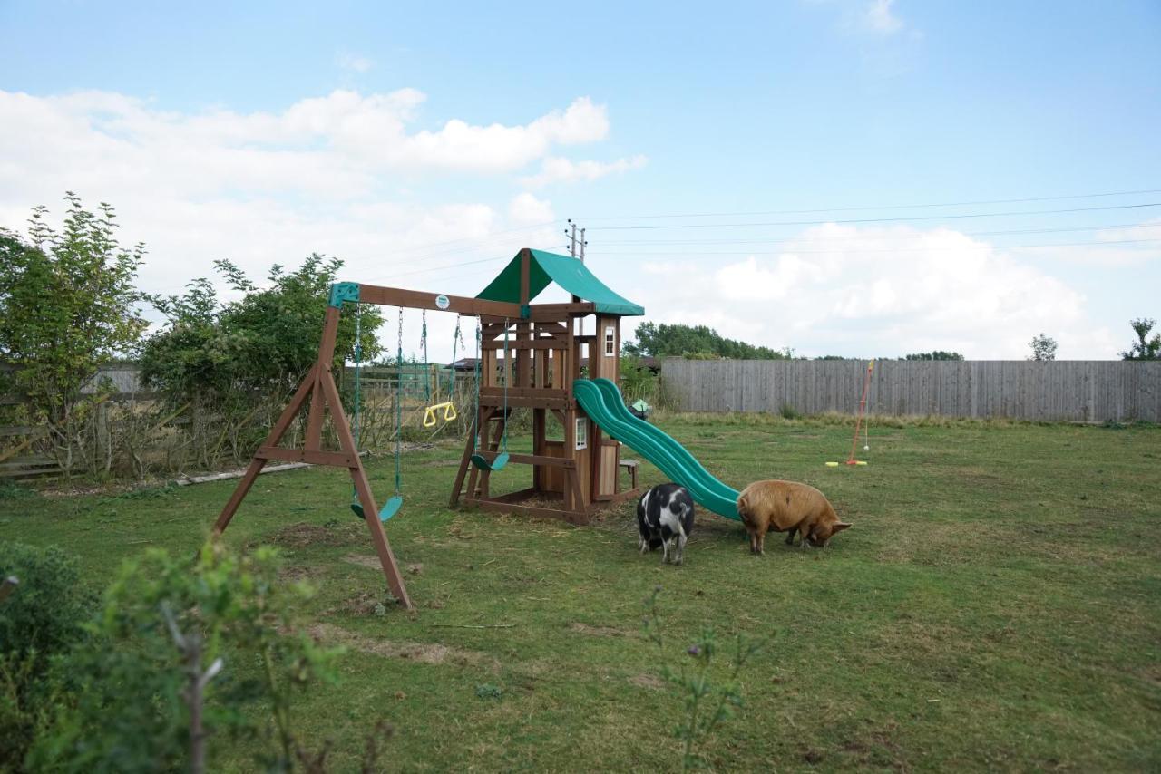 The Piggery Pod Hotel Sittingbourne Bagian luar foto